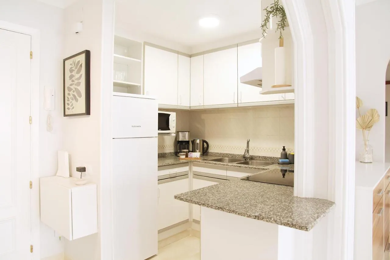 La Perla Apartment, Paradis Park, La Pineda - Atico 1ª Linea - Solarium - Wifi - Piscina 0*,  西班牙